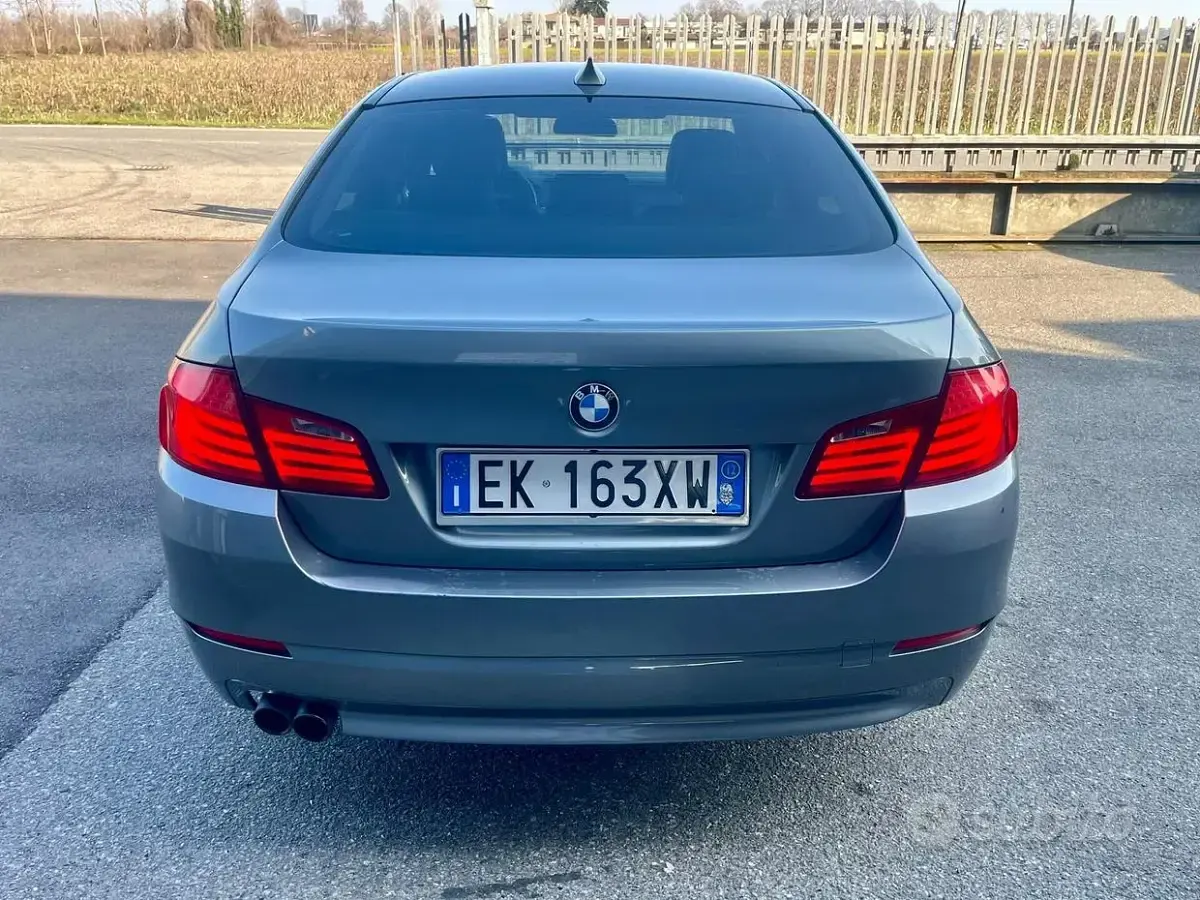 Usata BMW 520 184 CV (135 kW) 2012 Grigio Berlina