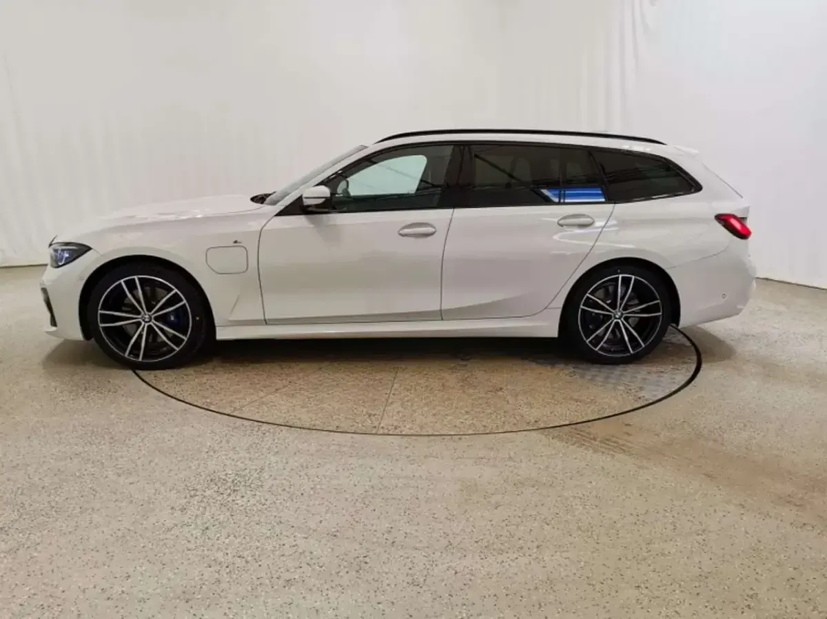 Usata BMW 330e M Sport 252 CV (185 kW) 2021 Bianco Station wagon