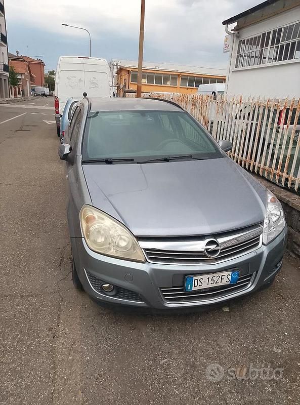 Usata Opel Astra 120 CV (88 kW) 2009 Station wagon
