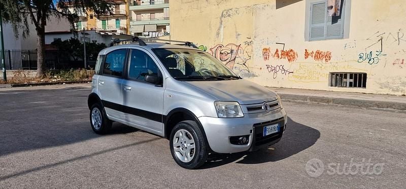 Usata Fiat Panda 4x4 Climbing 59 CV (43 kW) 2008 Grigio Utilitaria