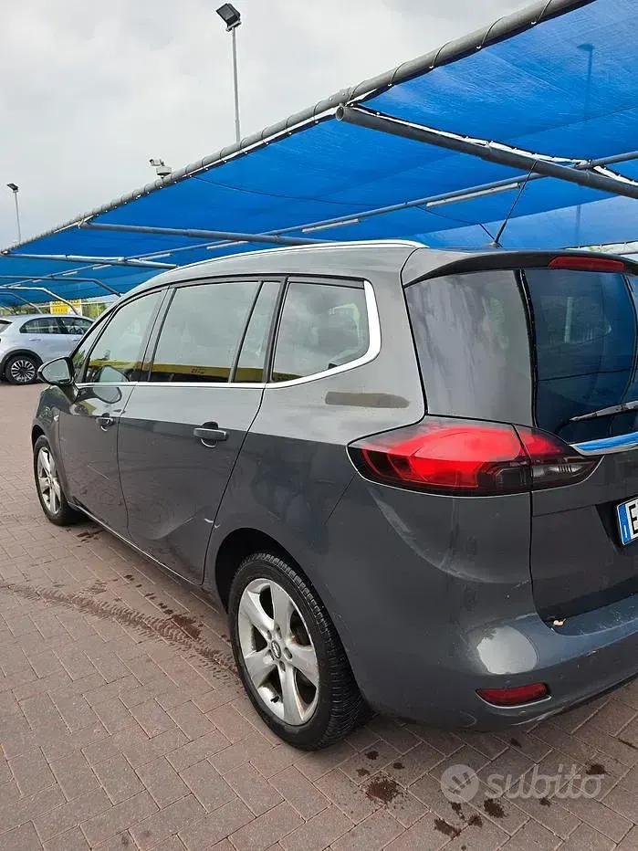 Usata Opel Zafira 150 CV (110 kW) 2014 Grigio Monovolume