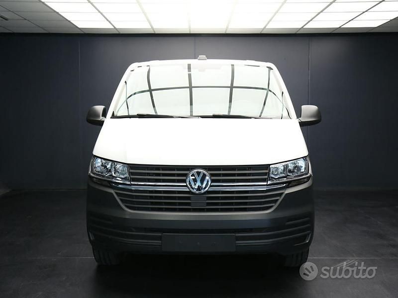 Usata VW Caravelle Trendline 110 CV (80 kW) 2022 Bianco Monovolume