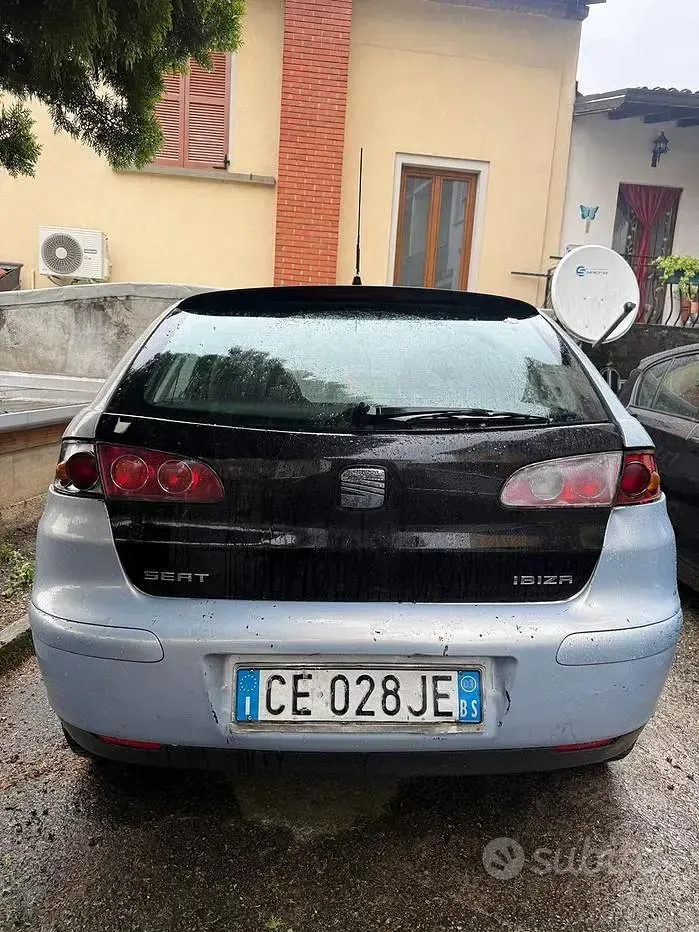 Usata Seat Ibiza 75 CV (55 kW) 2003 Blu Utilitaria