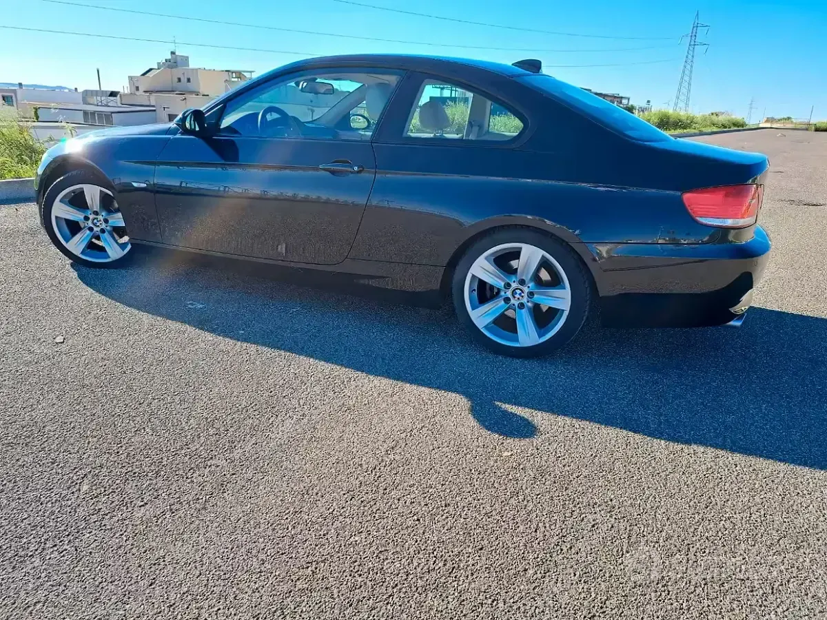 Usata BMW 320 177 CV (130 kW) 2009 Nero Coupé