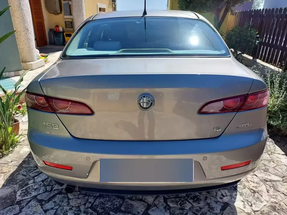 Second-hand Alfa Romeo 159 Distinctive 120 CP (88 kW) 2006 Gri Berlinǎ