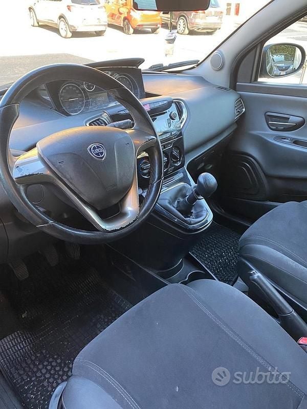 Usata Lancia Ypsilon Gold 69 CV (50 kW) 2013 Nero Utilitaria