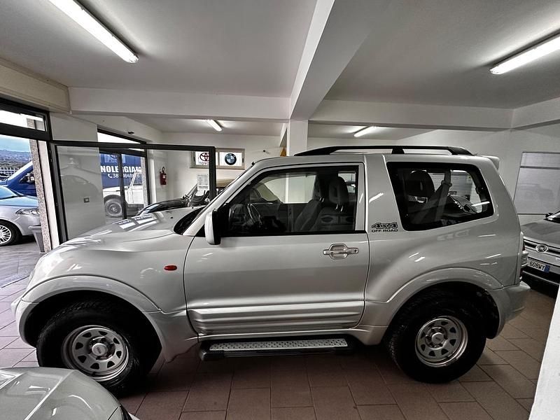 Usata Mitsubishi Pajero 115 CV (84 kW) 2002 Argento SUV