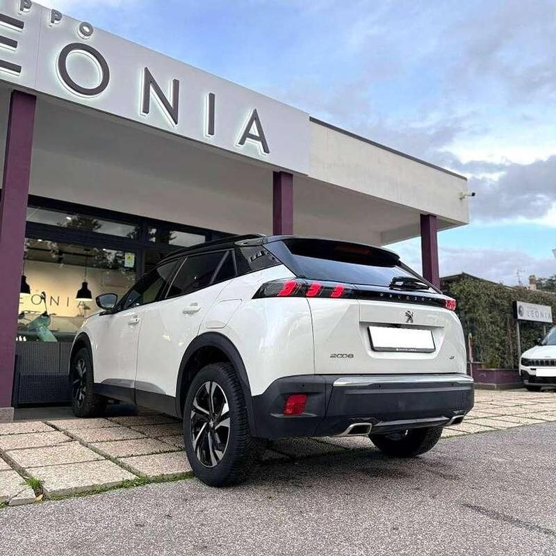 Usata Peugeot 2008 GT 131 CV (96 kW) 2023 Bianco madreperla SUV