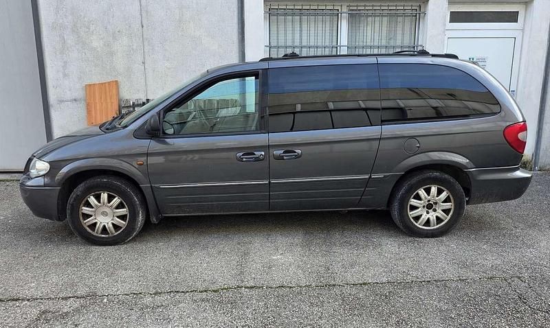 Usata Chrysler Grand Voyager Limited 174 CV (127 kW) 2005 Grigio Monovolume