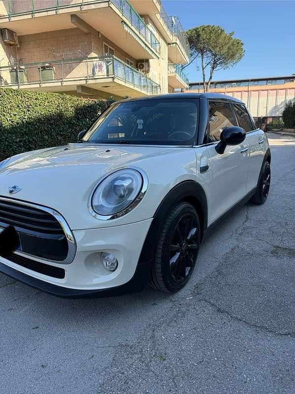 Usata Mini Cooper D Business 116 CV (85 kW) 2015 Bianco Utilitaria