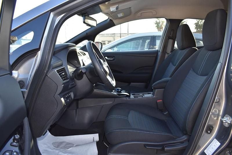 Usata Nissan Leaf N-Connecta 80 kW (109 CV) 2023 Grigio Utilitaria