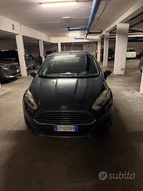 Nero Usata 2015 Ford Fiesta Berlina | 5500 € (Ottimo prezzo) - Immagine 1/4