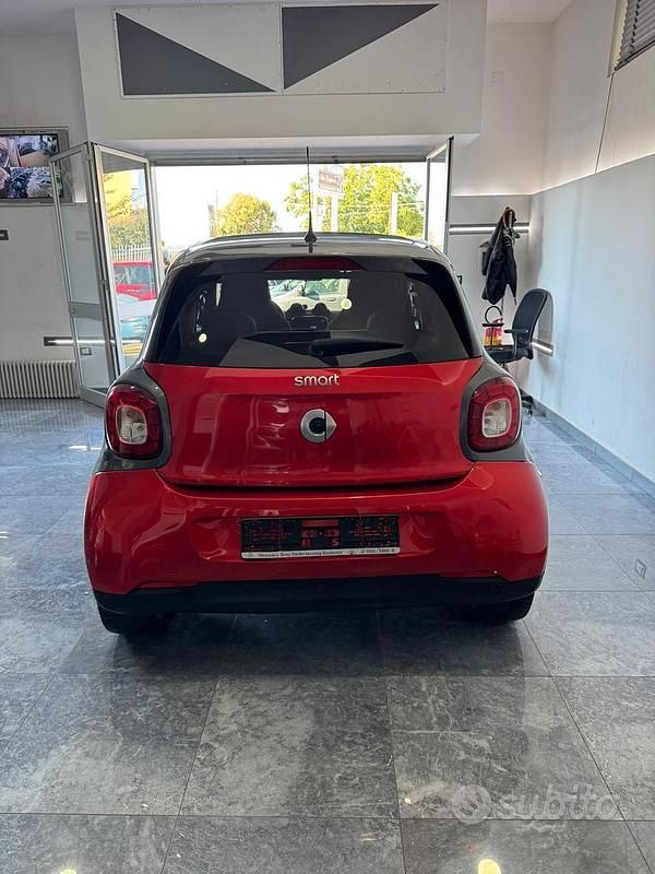 Usata Smart ForFour Passion 90 CV (66 kW) 2018 Rosso Utilitaria