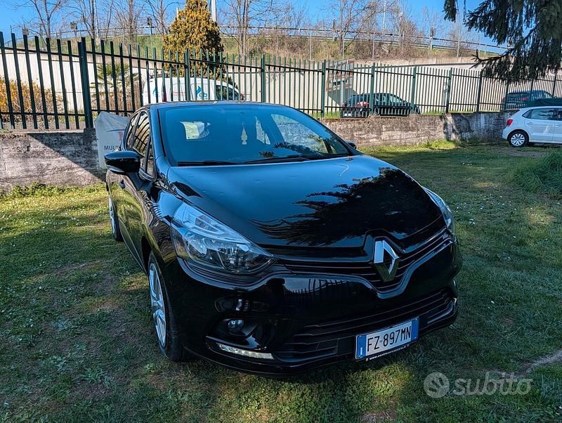 Usata Renault Clio V SE 76 CV (55 kW) 2020 Nero Berlina