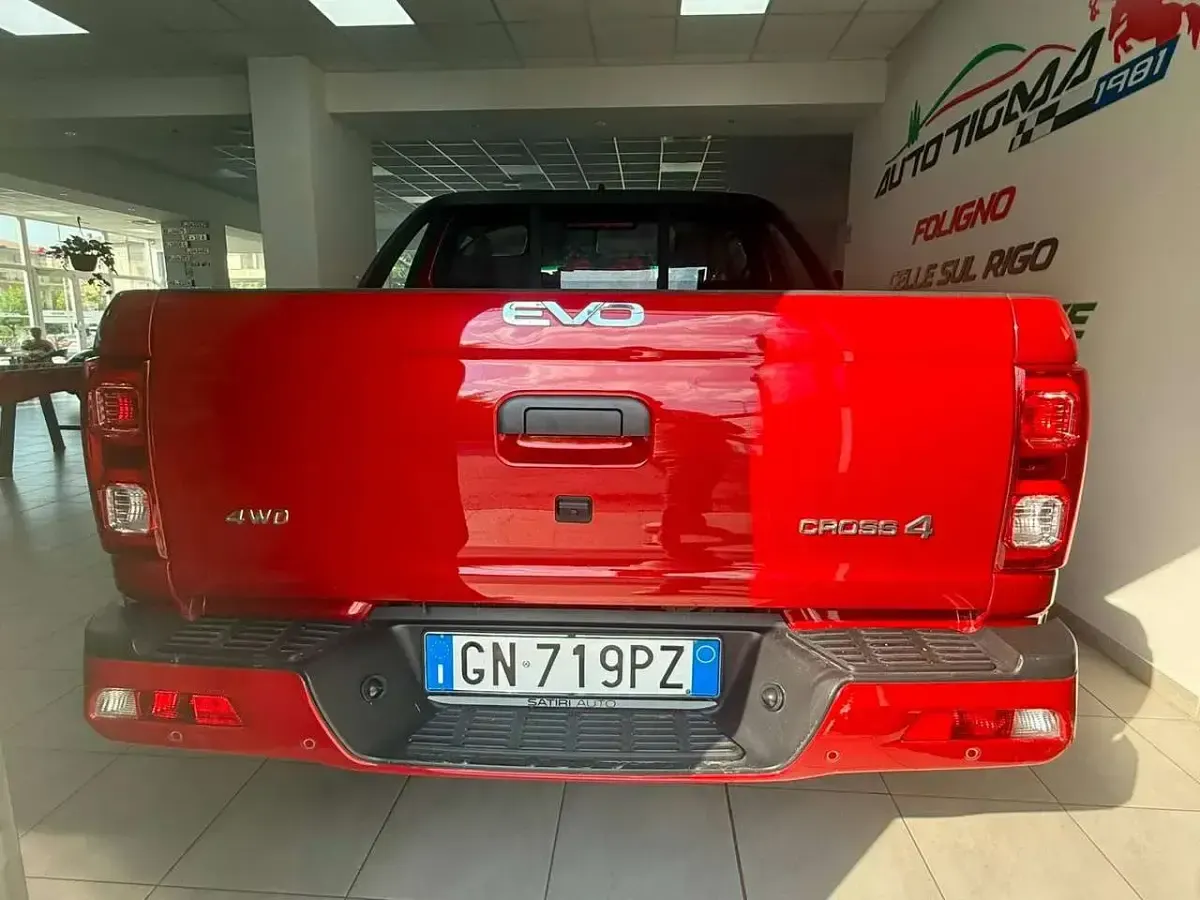 Usata EVO Cross 4 136 CV (100 kW) 2023 Rosso Pick-up