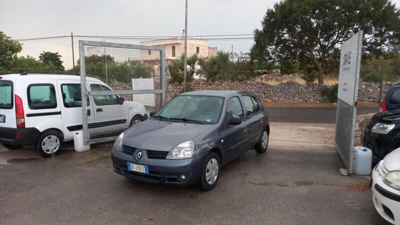 Grigio Usata 2007 Renault Clio II Tre volumi | 3800 € - Immagine 1/4