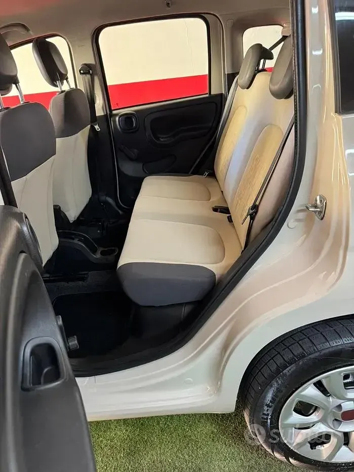 Usata Fiat Panda Lounge 85 CV (62 kW) 2013 Beige Utilitaria