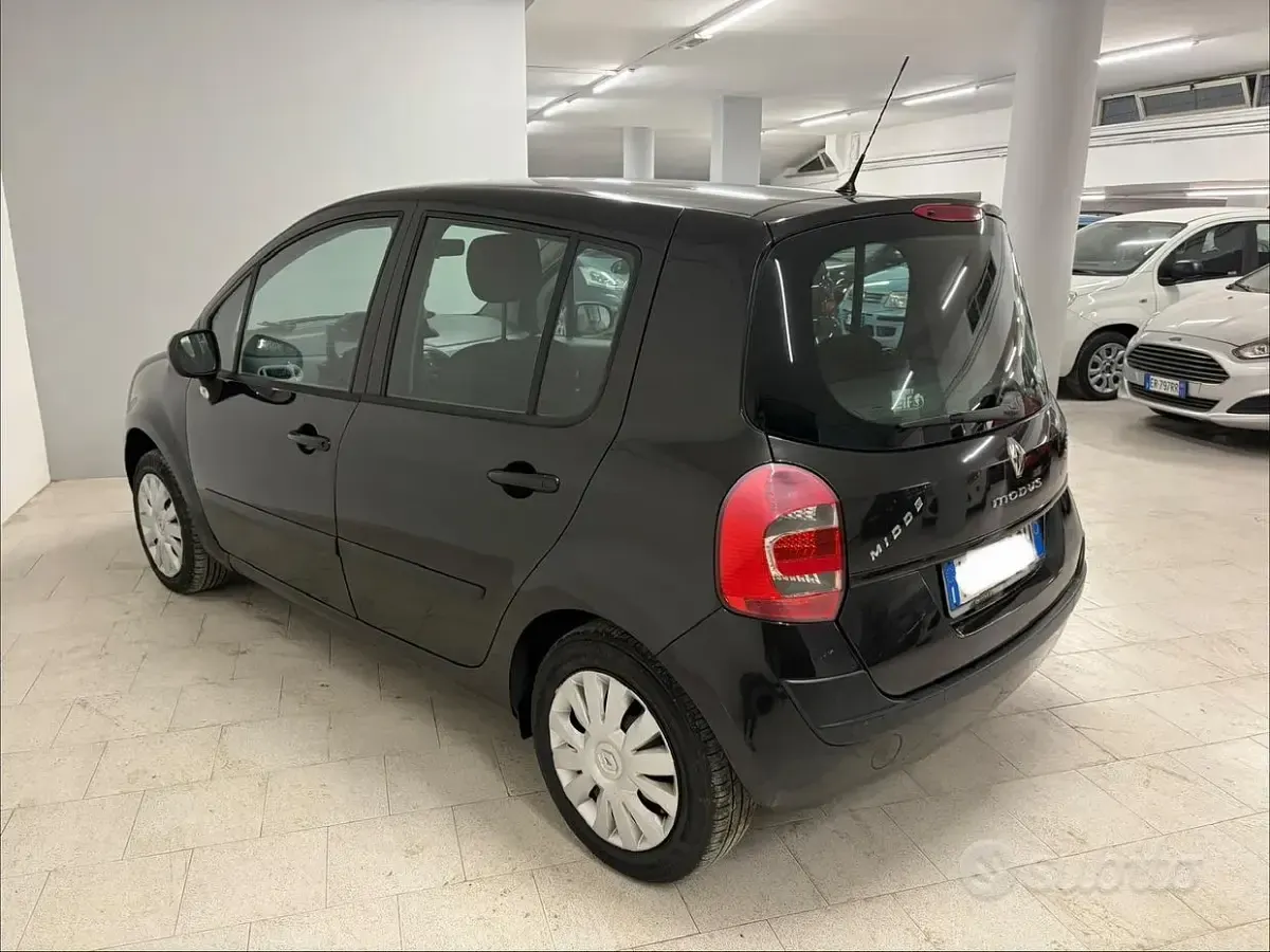 Usata Renault Modus 75 CV (55 kW) 2012 Nero Monovolume