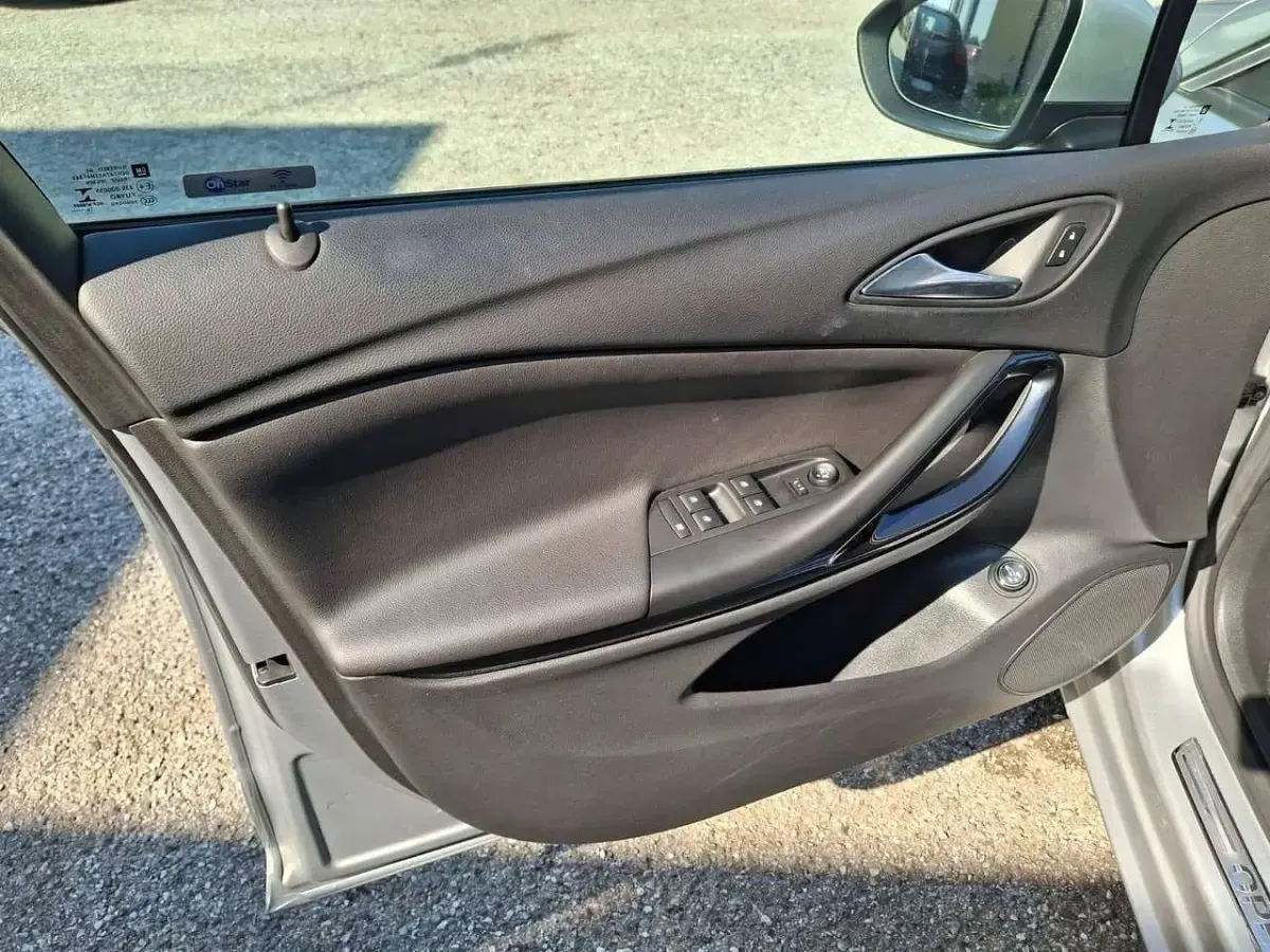Usata Opel Astra Innovation 136 CV (100 kW) 2017 Argento Station wagon
