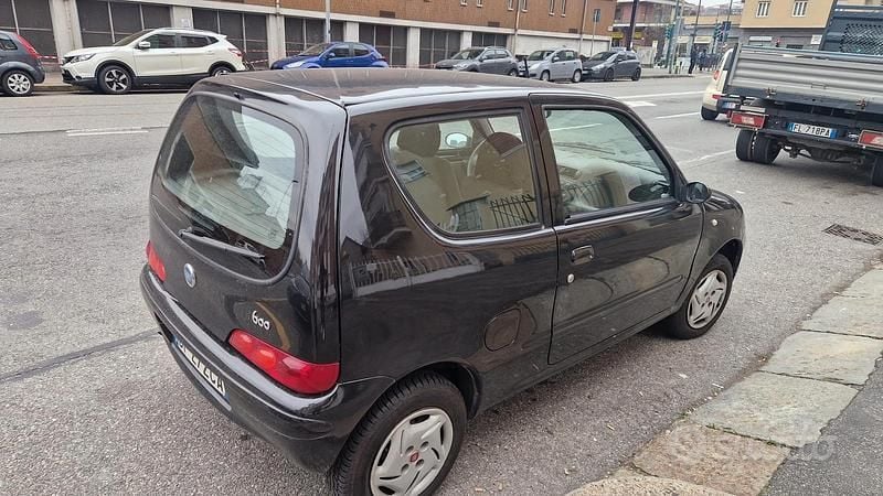 Usata Fiat 600 54 CV (39 kW) 2006 Nero Utilitaria