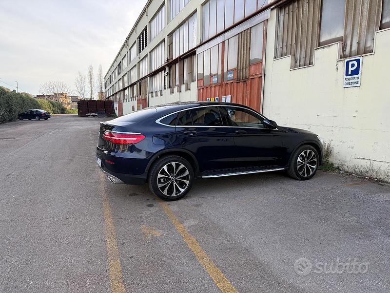 Usata Mercedes GLC250 205 CV (150 kW) 2018 Blu Station wagon