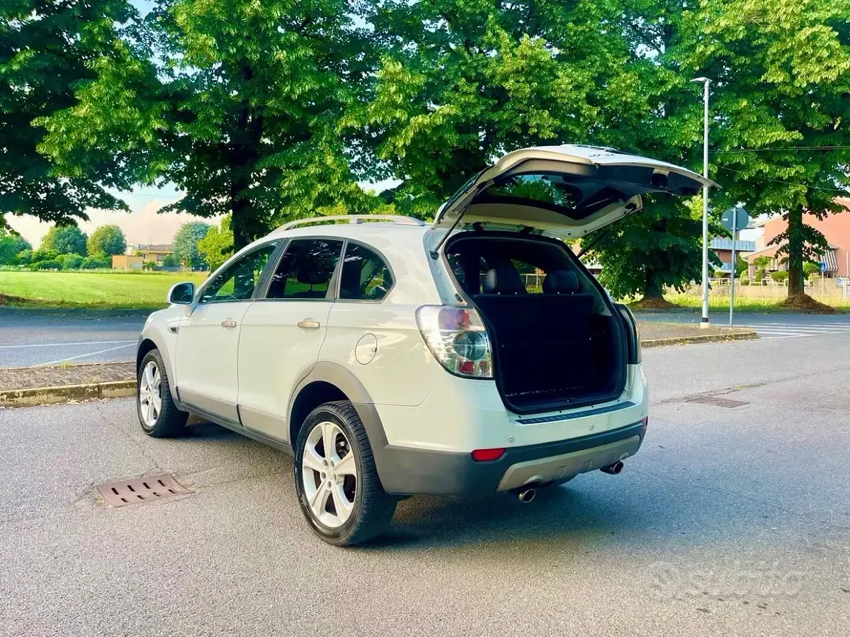 Usata Chevrolet Captiva LTZ 184 CV (135 kW) 2012 Bianco SUV