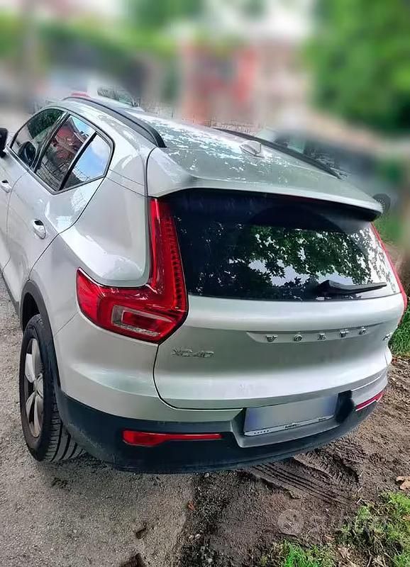 Usata Volvo XC40 150 CV (110 kW) 2019 Grigio SUV