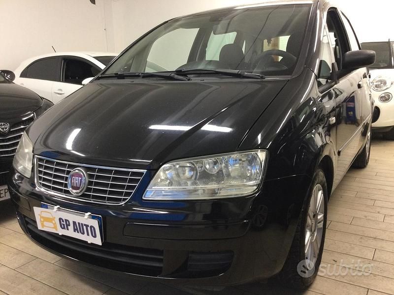 Usata Fiat Idea 77 CV (56 kW) 2010 Nero Monovolume