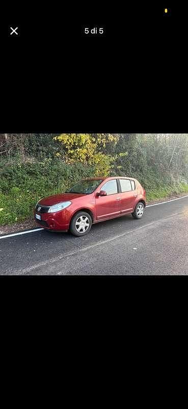 Usata Dacia Sandero 75 CV (55 kW) 2009 Rosso Berlina