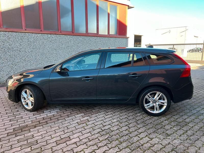 Usata Volvo V60 Summum 120 CV (88 kW) 2017 Grigio Station wagon