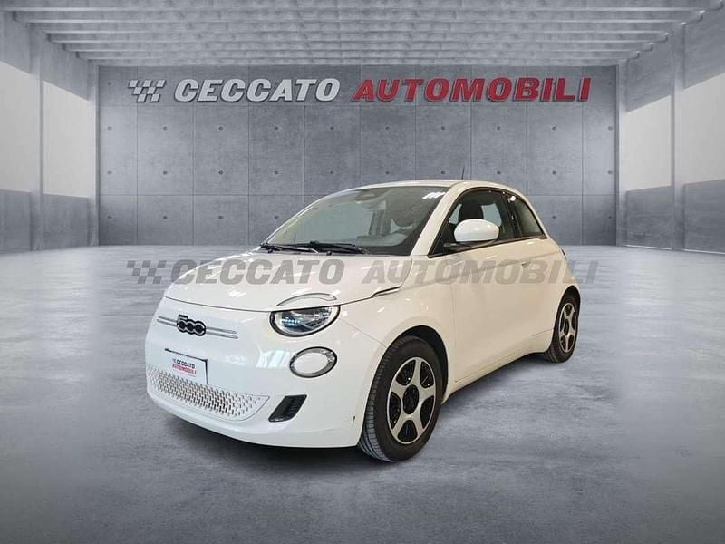 Usata Fiat 500e Passion 86 kW (118 CV) 2021 Bianco Utilitaria