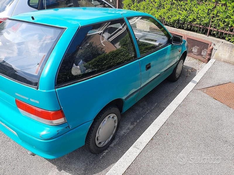 Usata Suzuki Swift GLS 53 CV (38 kW) 1997 Verde Berlina