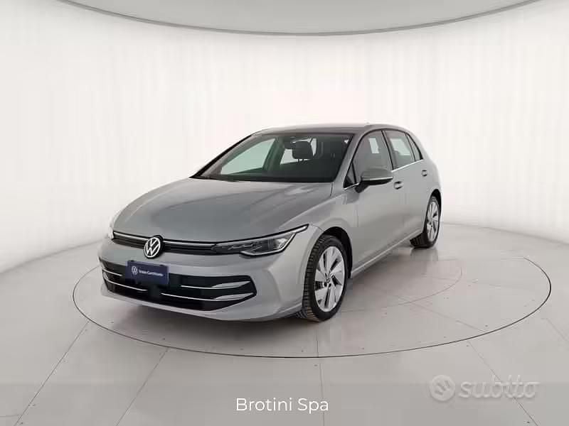 Usata VW Golf VIII Style 150 CV (110 kW) 2025 Grigio Berlina