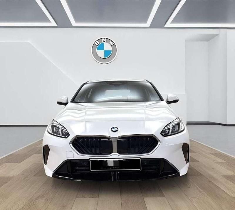 Usata BMW 120 M Sport 170 CV (125 kW) 2025 Nero metallizzato Utilitaria