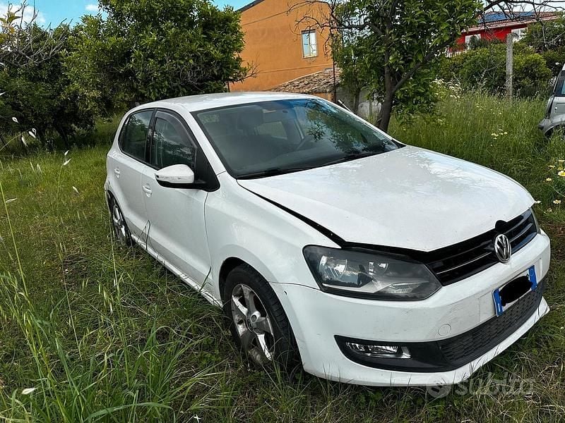 Begagnad VW Polo Comfortline 90 HK (66 kW) 2012 Vit Halvkombi