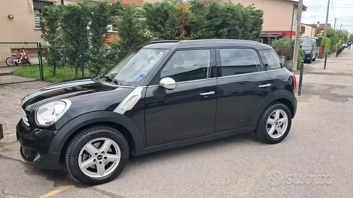 Usata Mini Countryman 111 CV (81 kW) 2012 Nero SUV