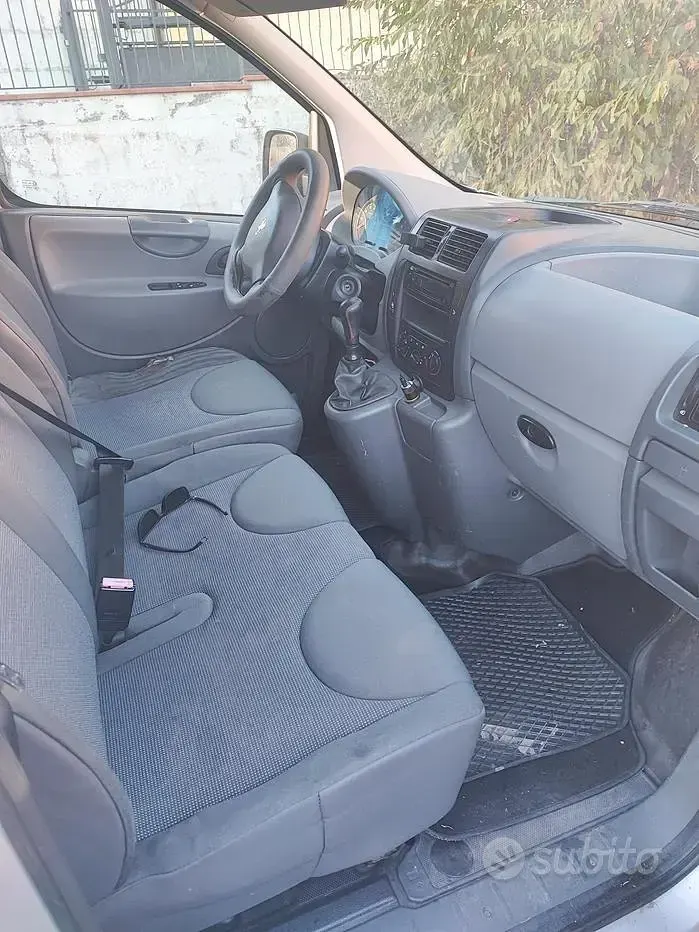 Usata Peugeot Expert 79 CV (58 kW) 2009 Furgone