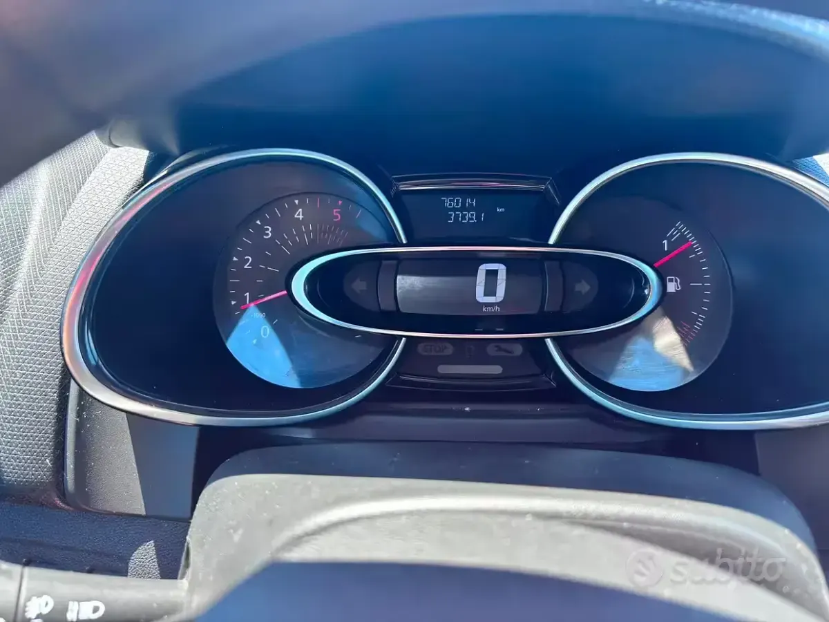 Usata Renault Clio IV Zen 75 CV (55 kW) 2019 Grigio Berlina