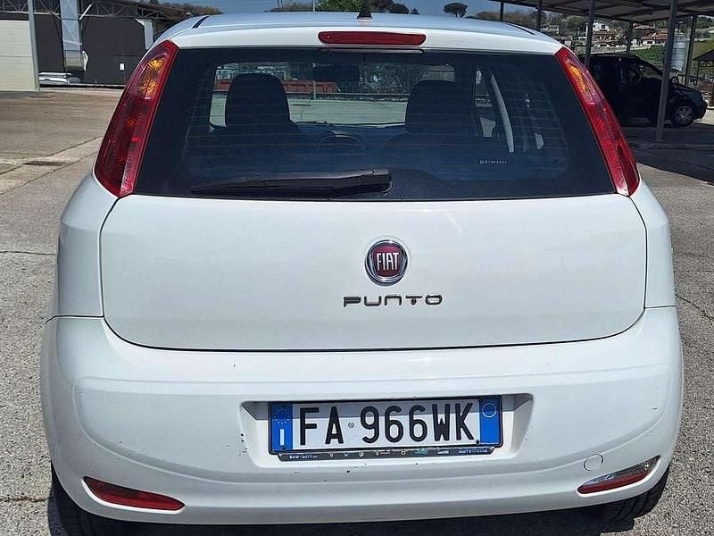 Usata Fiat Punto Street 75 CV (55 kW) 2015 Bianco Utilitaria
