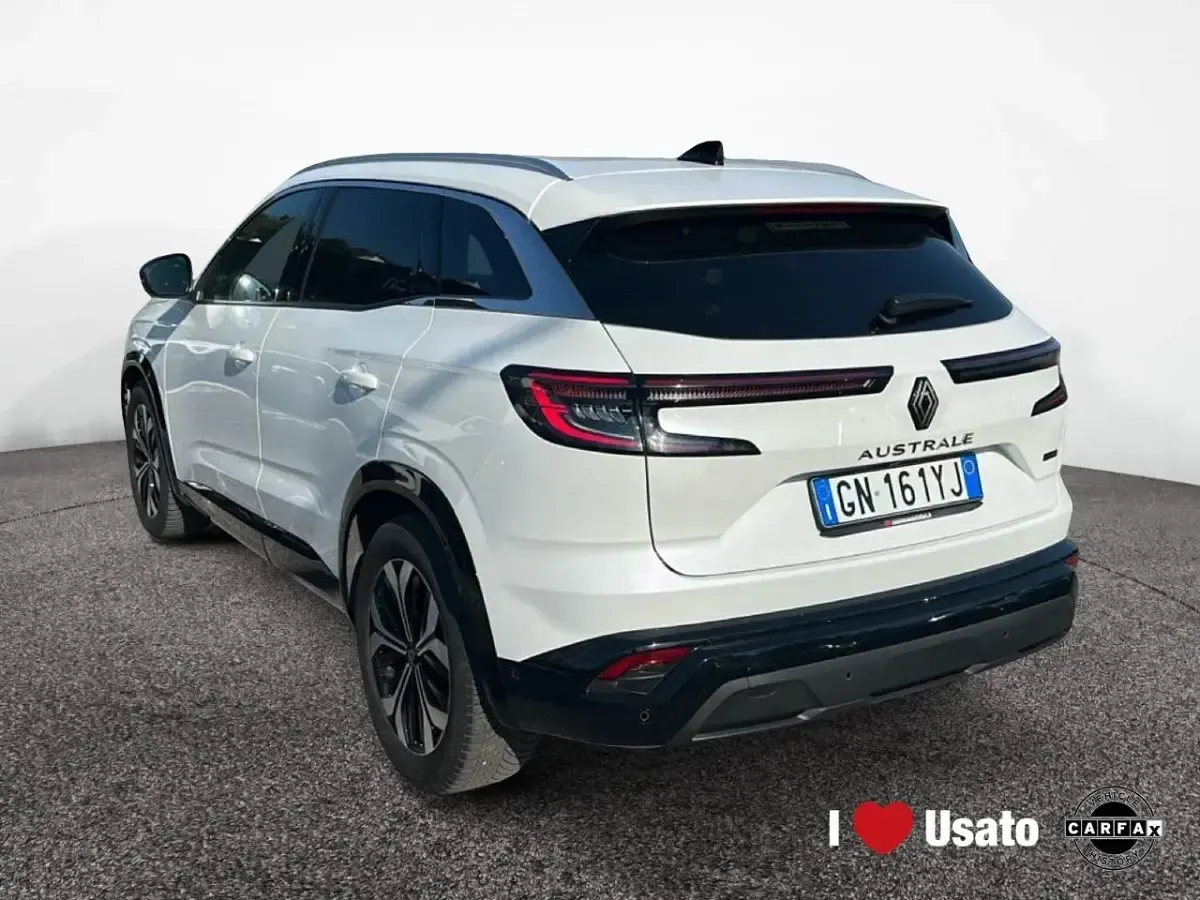 Usata Renault Clio Iconic 200 CV (147 kW) 2023 Bianco Utilitaria
