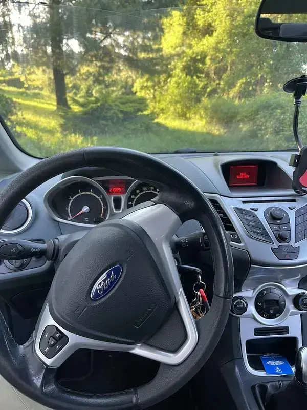 Usata Ford Fiesta Titanium 95 CV (69 kW) 2010 Berlina