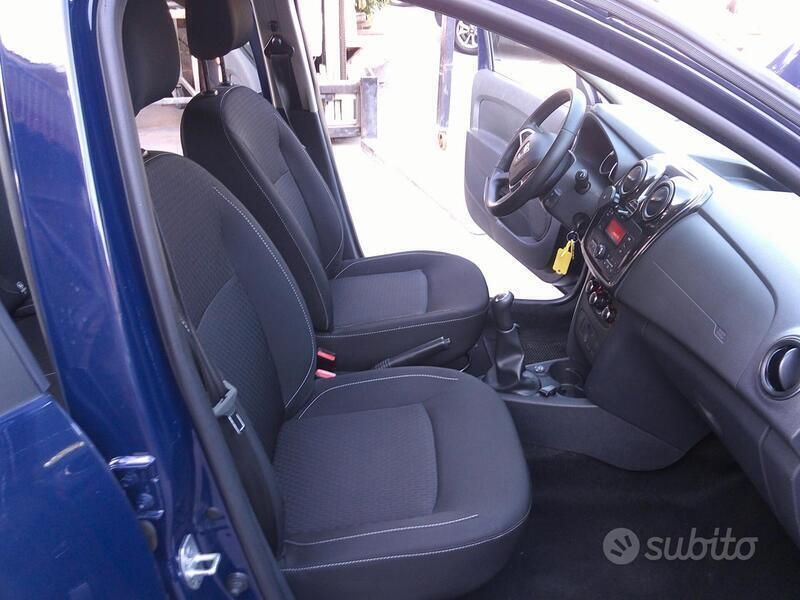 Usata Dacia Sandero Essentiel 90 CV (66 kW) 2019 Blu Utilitaria