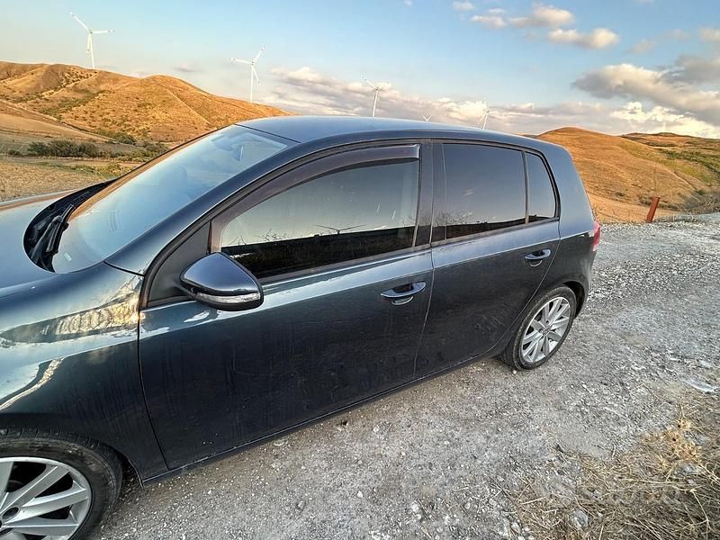 Usata VW Golf VI 2010 Blu Utilitaria