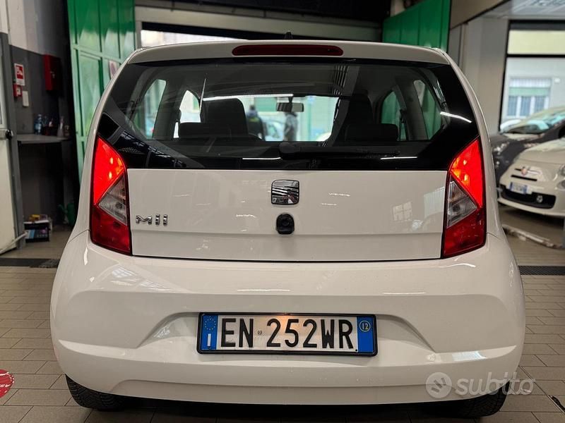 Usata Seat Mii 60 CV (44 kW) 2012 Bianco Utilitaria