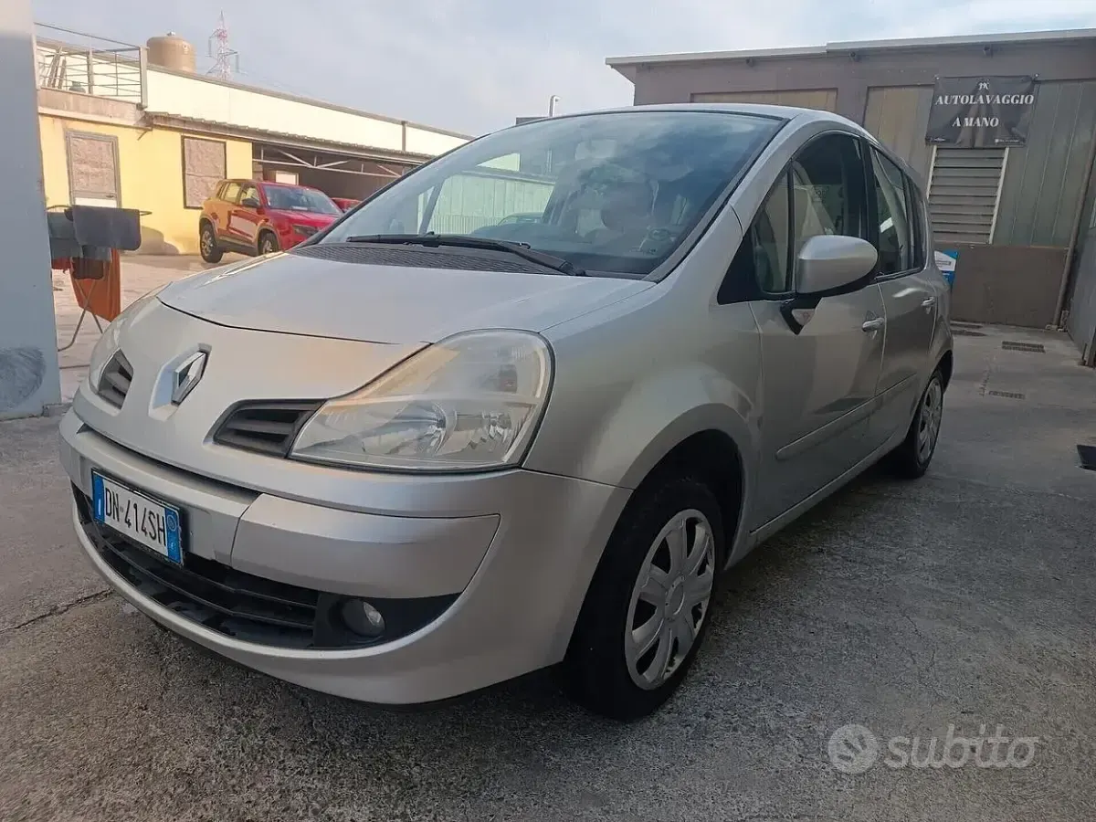 Usata Renault Modus 75 CV (55 kW) 2008 Grigio Monovolume