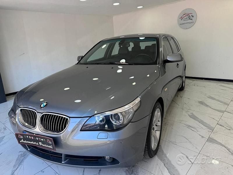 Begagnad BMW 530 235 HK (172 kW) 2007 Grå Kombi