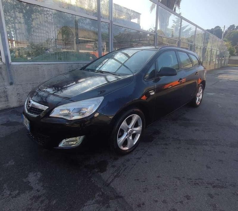 Usata 2012 Opel Astra Sport Station wagon | 3990 € (Super prezzo) - Immagine 1/4