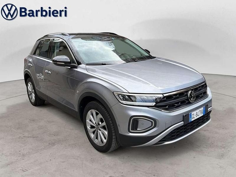 Usata VW T-Roc Life 150 CV (110 kW) 2023 Argento SUV