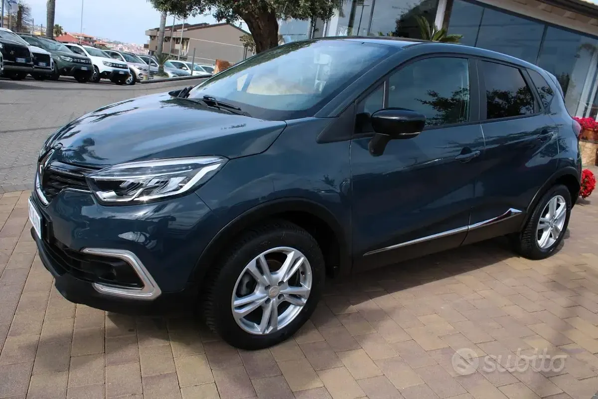 Usata Renault Captur 90 CV (66 kW) 2019 Grigio SUV