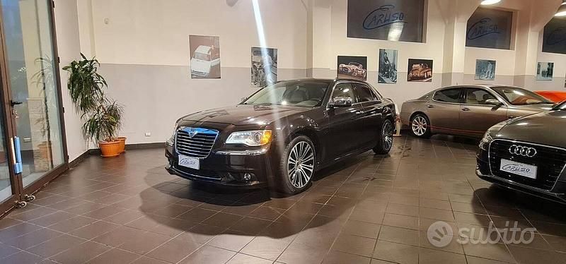 Usata Lancia Thema 239 CV (175 kW) 2011 Marrone Berlina